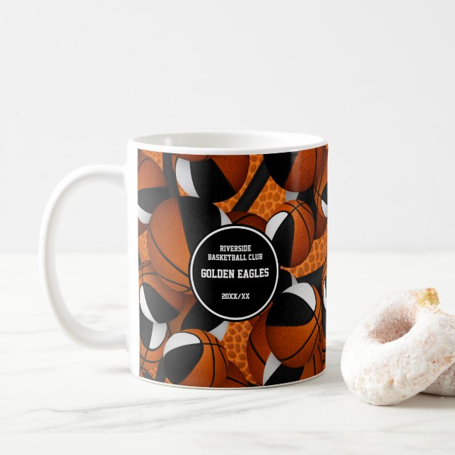 Schwarz-weiße Basketballmannschaftsfarben Trainern Kaffeetasse (Mit Donut)