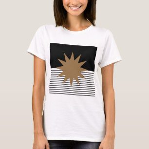 Schwarz-weiße Farbkombination und Braun T-Shirt
