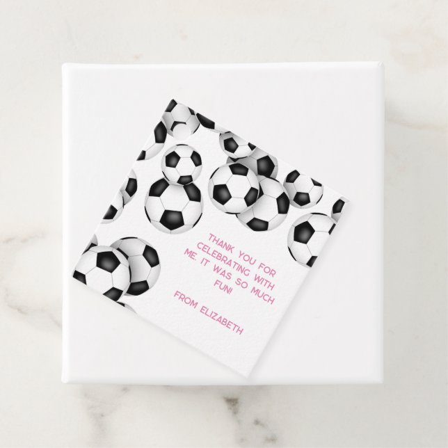 Schwarz-weiße Fußballbälle Kindergeburtstag Party Geschenkanhänger (Beispiel)