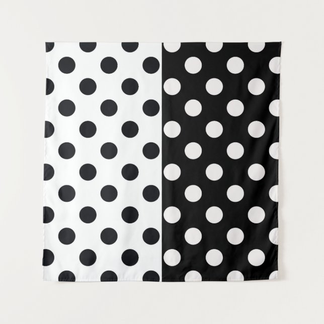 Schwarz-weiße halbe Farbtrennung inverse Polka-Pun Wandteppich (Vorderseite)