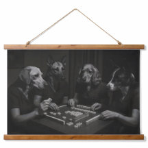 Schwarz-weiße Hunde spielen Mahjong