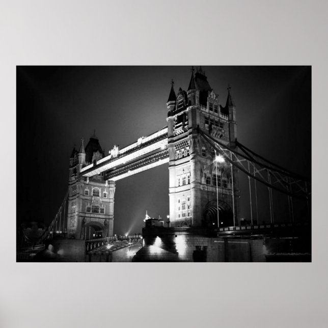 Schwarz-weiße London Tower Bridge bei Nacht Poster (Vorne)