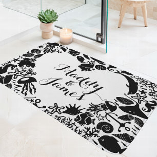 Schwarz-weiße Meerestiere-Paare Herz-Monogramm Badematte