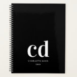 Schwarz-weiße Monogramm-Initialen elegant Planer<br><div class="desc">Schwarzer Hintergrund,  weißer Text. Personalisieren Sie Ihre Monogramm-Initialen,  Namen und Titel und fügen Sie sie hinzu.</div>