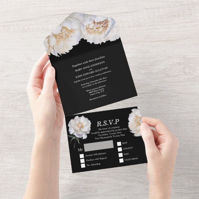 Schwarz-weiße Peony Blume Sommerhochzeit All In One Einladung (Abreißen)