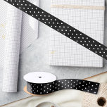 Schwarz-weiße Polka-Punkte, die Satinband<br><div class="desc">Schwarze Farbeweiße Tupfen, 1, 5" und 3" weit Band, im seidigen glatten glänzenden Satin und in mit Rippen versehenen strukturierten starken dauerhaften Grosgrainwahlen. Groß für die Geschenkverpackung und auch als Abzugsleinen, Ränder, nähend, Haarbögen, Krawattenbögen, Feiertagsdekoration, Handwerk und mehr. Vervollkommnen Sie für die Verpackung der Geschenke für Ihre geliebten, Freunde und...</div>