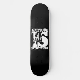 Schwarz-weiße POSTIVE WORTE auf der Skateboard