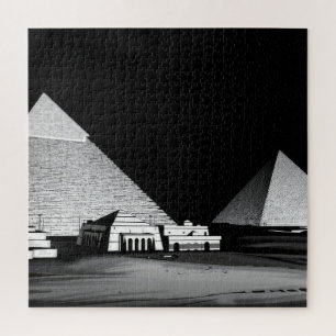 Schwarz-weiße Pyramiden