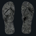Schwarz-weiße Rose Gothic Wedding Flip Flops<br><div class="desc">Die gotischen Hochzeitssandalen aus schwarz-weißer Rose mit floraler drehte sind elegant und mit dunklen Blumenmotiven geschmückt. Ideal für eine gotische Braut!</div>