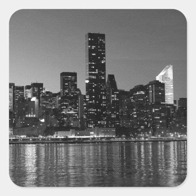 Schwarz-weiße Skyscaper-Silhouette in New York Quadratischer Aufkleber (Vorderseite)
