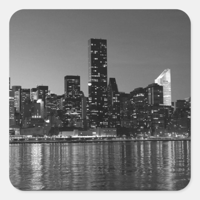 Schwarz-weiße Skyscaper-Silhouette in New York Quadratischer Aufkleber (Vorderseite)