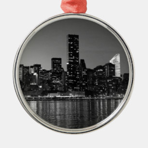 Schwarz-weiße Skyscaper-Silhouette in New York Silbernes Ornament