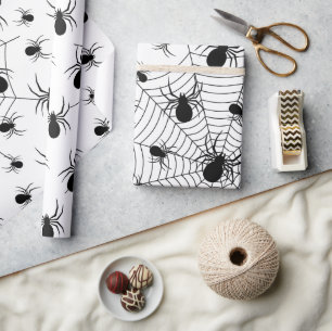 Schwarz-weiße Spinnennetzmuster Halloween Geschenkpapier