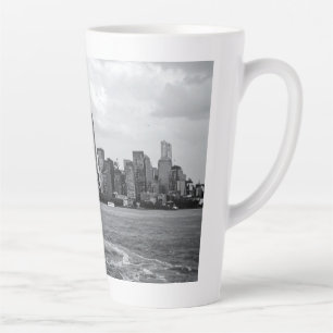 Schwarz-weiße Stadtlandschaft Milchtasse
