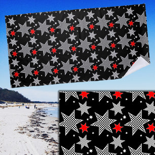 Schwarz-weiße Streifen und rote Sterne auf schwarz Strandtuch
