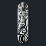 Schwarz-weiße Streifenfarbe des Skateboards<br><div class="desc">Benutzerdefinierte Farben - Abstrakte schwarze und weiße Wave Strip Skateboards - Anpassbar - oder Wählen / Fügen Sie Ihre Lieblingshintergrundfarbe! MIGNETER Entwurf</div>