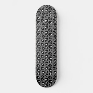 Schwarz-weiße Zufallstotenköpfe Skateboard