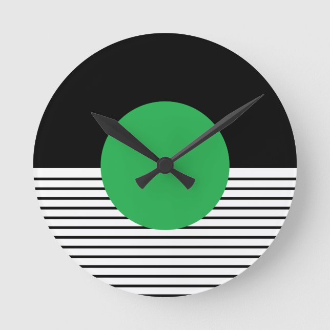Schwarz-weißer Farbblock und grüner Kreis Runde Wanduhr (Vorderseite)