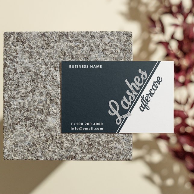 Schwarz-weißer grauer Lash-Client nach Pflege Visitenkarte (Pastel Holographic Lash After Care Instruction Business Card)