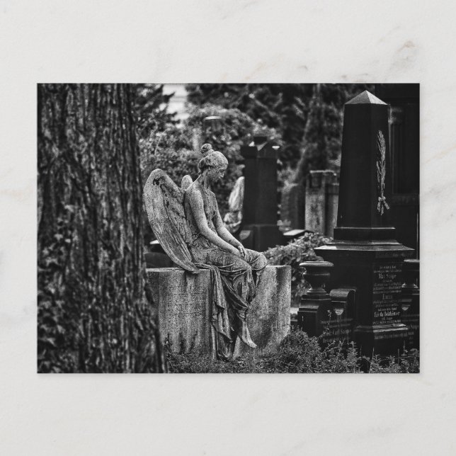 Schwarz-weißer melancholischer Engel Postkarte (Vorderseite)