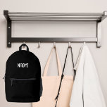 Schwarz-weißer Name Bedruckter Rucksack<br><div class="desc">Ein klassischer schwarzer Hintergrund. Personalisieren und fügen Sie einen Namen, weiße Buchstaben.</div>