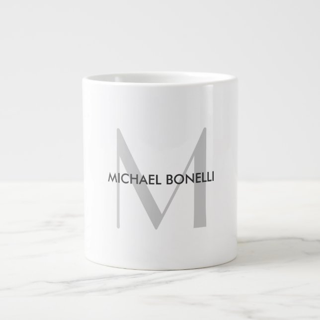 Schwarz-weißer Name der grauen Monogramm Jumbo-Tasse (Vorderseite)