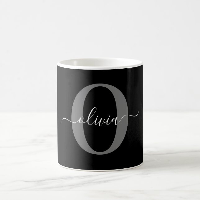 Schwarz-weißer Name für Monogramm-Skript Kaffeetasse (Mittel)