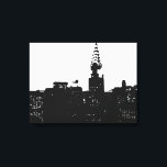 Schwarz-weißer New Yorker Pop Art Wrapped Canvas Leinwanddruck<br><div class="desc">Brooklyn Bridge, River and Manhattan Cityscape, Wolkenkratzer und Gebäude</div>