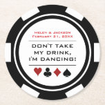 Schwarz-weißer Poker Chip Dancing Verlass Drink Ho Runder Pappuntersetzer<br><div class="desc">Lass nicht,  dass der köstliche Alkohol verschwendet wird,  indem die unvollendeten Gläser deiner Gäste während eines Sturms aufgefangen werden. Geben Sie jedem Gast diesen individuellen Untersetzer für Schwarz-Weiß-Poker-Chips,  um über sein Glas zu platzieren,  wenn er auf die Tanzfläche trifft!</div>