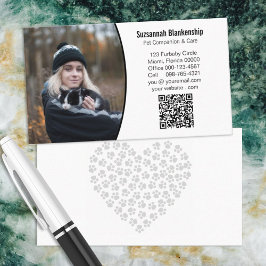 Schwarz-weißer QR-Code und Foto für die Pflege von Visitenkarte