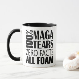 Schwarz-weißes Anti-MAGA-Tears Typografie Tasse