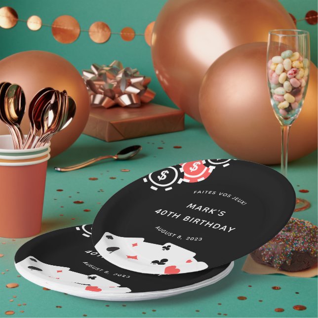 Schwarz-weißes Casino Themenangebot 40. Geburtstag Pappteller (Multi)