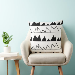 Schwarz-weißes Chevron-Muster Kissen