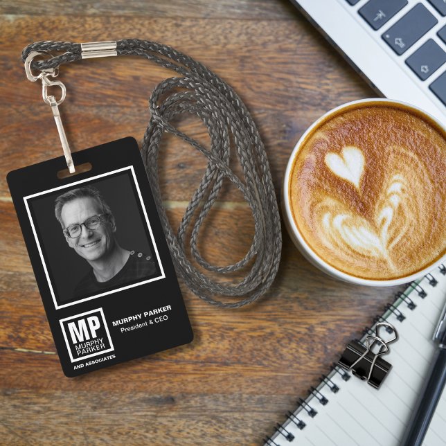 Schwarz-weißes Foto für das moderne Monogram Squar Ausweis (Von Creator hochgeladen)