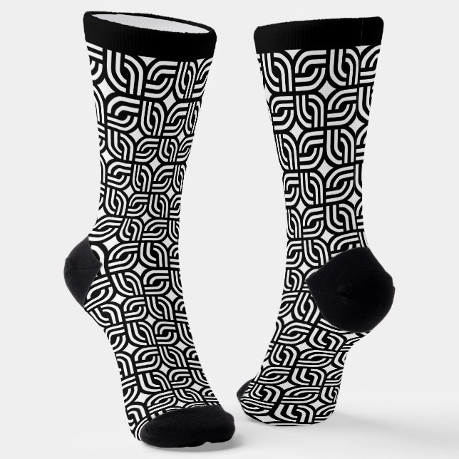 Schwarz-weißes geometrisches Muster Socken (Gewinkelt)