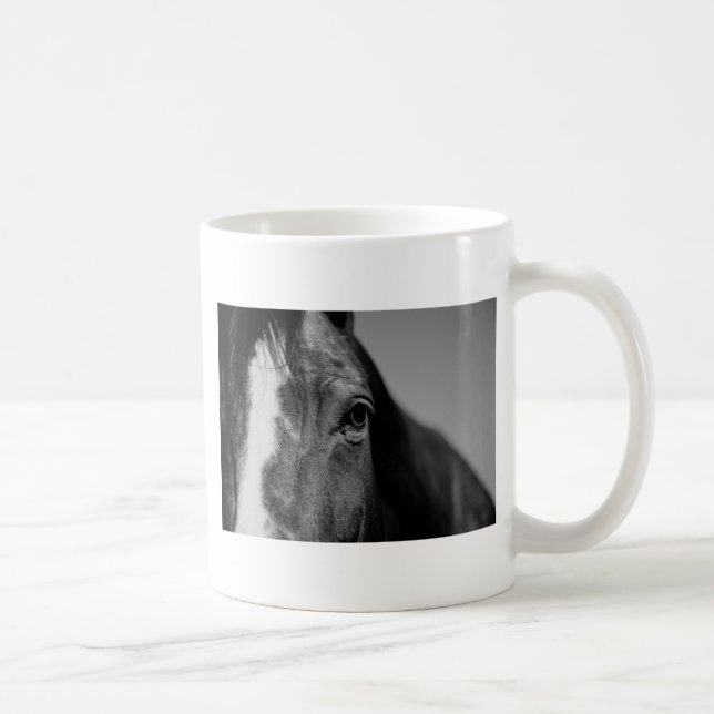 Schwarz-weißes Horseaugenkunstwerk Kaffeetasse (Rechts)