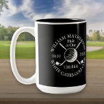 Schwarz-weißes Loch in einem Golfball und in Clubs Zweifarbige Tasse<br><div class="desc">Personalisieren Sie den Namen,  die Position,  die Nummer des Lochs und das Datum,  um einen großartigen Sake zu schaffen,  um dieses fantastische Loch in eins zu feiern. Entwickelt von Thisisnotme©</div>