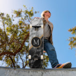 Schwarz-weißes Marbella-Skateboard mit benutzerdef Skateboard<br><div class="desc">Personalisiertes schwarz-weißes Marmor Gestein Geschenk MIGNED Design - Add Your Letter / Year - Age / Number / More - mit Anpassungs-Tool !</div>