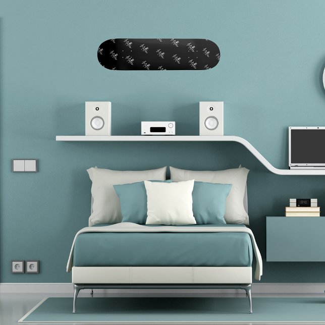 Schwarz-weißes Namensmuster moderne Schrift Skateboard (Von Creator hochgeladen)