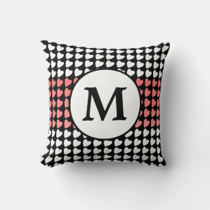 Schwarz-weißes rosa Herzmuster Monogramm Kissen