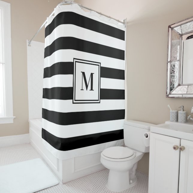 Schwarz-weißes Rugby Stripes Monogramm Badezimmer Duschvorhang (Beispiel)