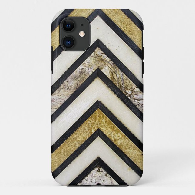 Schwarz-weißes und Goldstrukturiertes Zickzack Case-Mate iPhone Hülle (Rückseite)