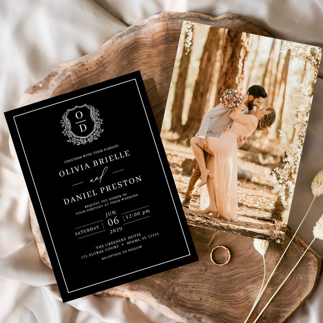 Schwarz-weißes Wappen Monogram Foto Hochzeit Einladung (Von Creator hochgeladen)