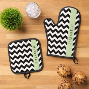Schwarz-weißes Zickzack-, Chevron-Muster, Ihr Name Ofenhandschuh & Topflappen-Set