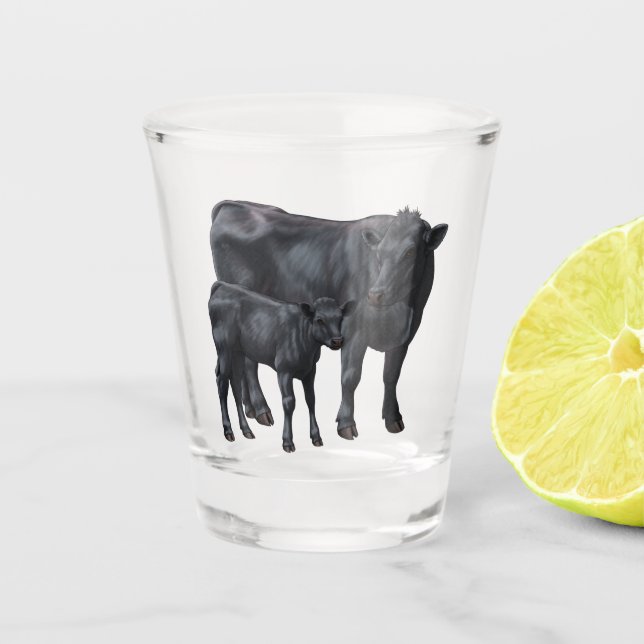 Schwarzanguskühe und Niedliches Kalb Schnapsglas (Vorderseite)