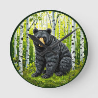Schwarzbär in einem Birkenwald