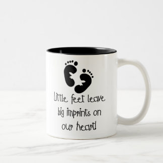 Schwarze Abdruck-kleine Fuß-große Impressen Zweifarbige Tasse