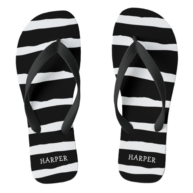 Schwarze Abstrakte Streifen mit Ihrem Namen Flip Flops (Fußbett)