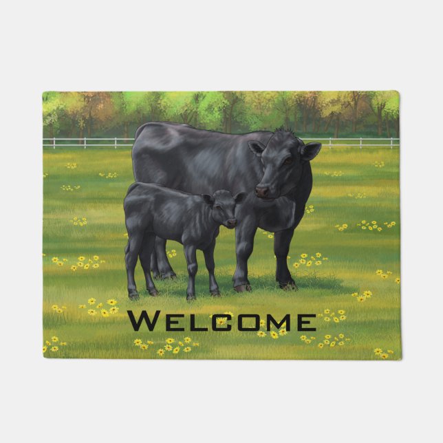 Schwarze Anguskühe und Niedliches Kalb im Sommerwe Fußmatte (Vorderseite)