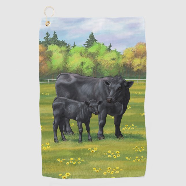 Schwarze Anguskühe und Niedliches Kalb im Sommerwe Golfhandtuch (Vorderseite)